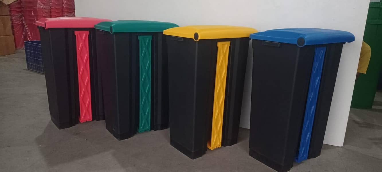 Plastic Dustbin 18
