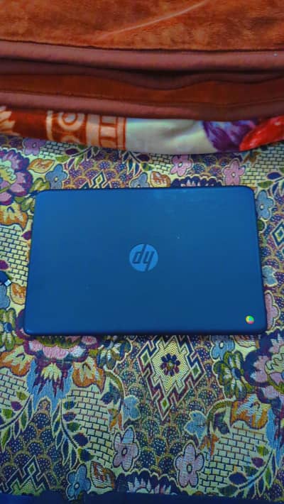 H14 inch Hp Chromebook Laptop with Charger Urgent sale