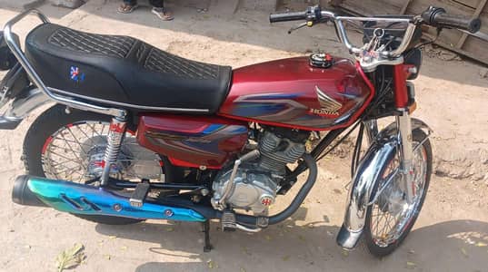 Honda 125 2022  k 7 mounth perches kia tha condition 10/10 urgent sale