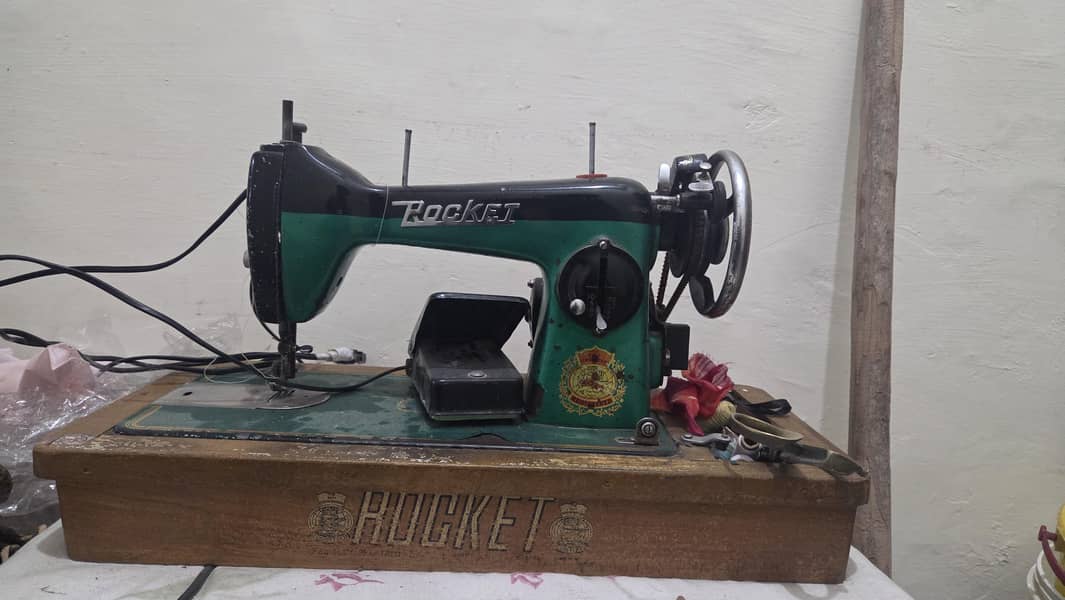 Rocket Sewing Machine 0