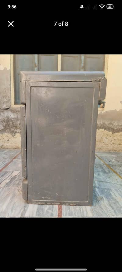3 burner stove with oven in good condition Sargodha city