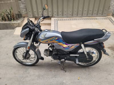 Honda Cd 70 Dream Silver Colour Good Condition Bike Urgent Sale
