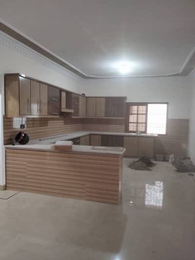 4 bed dd 1st floor portion for rent