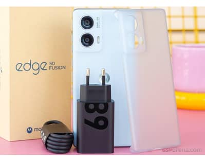 edge 50 fusion 5g  8+4 256  5000 mah battery
