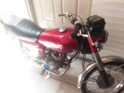 Honda 125 (2010) - Lush Condition - All Original Documents