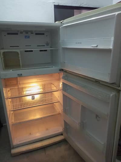 Hitachi Full Size Defrost Fridge