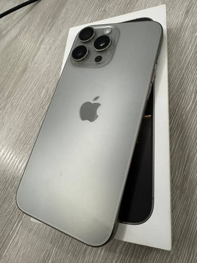 Apple iPhone 16 Pro Max