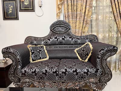 Crown Sofa Set