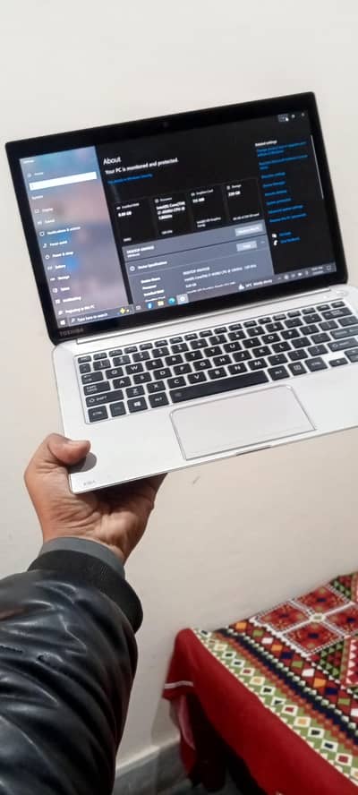 Toshiba kira core i7 touch screen laptop