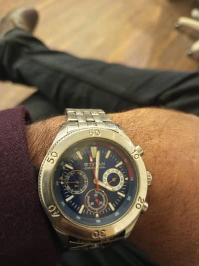 10/10 condition  TItan Watch for sale