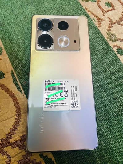 INFINIX NOTE 40. . . . 8/256GB . . . BOX+CHARGER