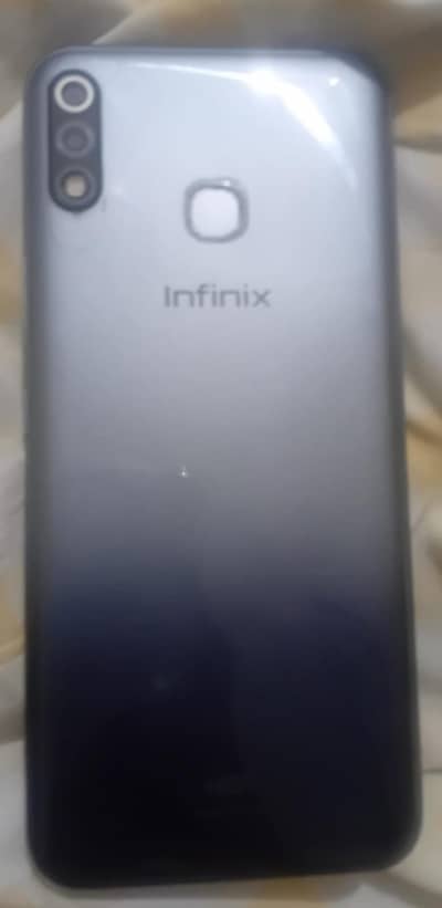 Infinix hot 8 lite.   Condition 10 by 10        { 03284033002 }