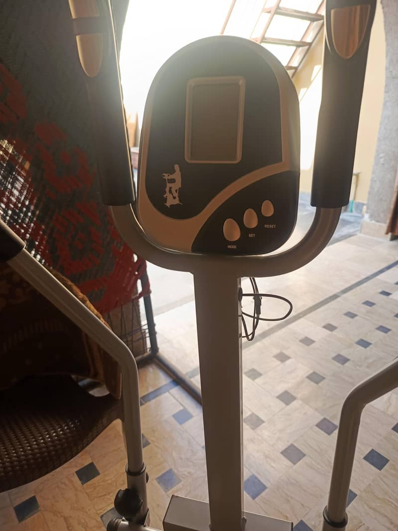 Eleptical exercise machine 6