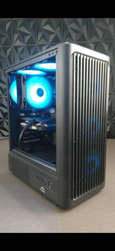 HIGH END GAMING PC WITH RTX 5070