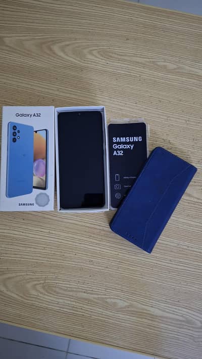 Samsung A32 (128GB) - 10/10 Blue  x, Cover, Protector included.