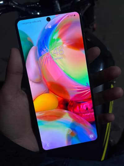 All ok set haa back pr ek line ha 128gb ha