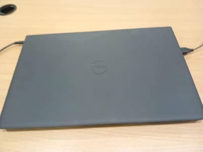 Dell Vostro 3520