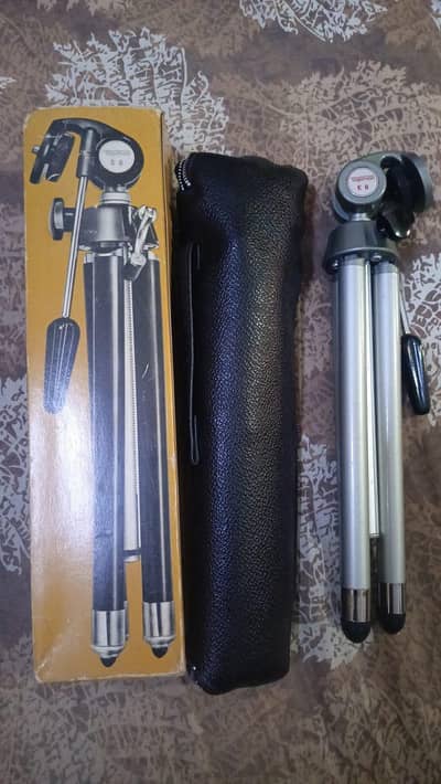 Topman E8 Tripod Stand (Japan)