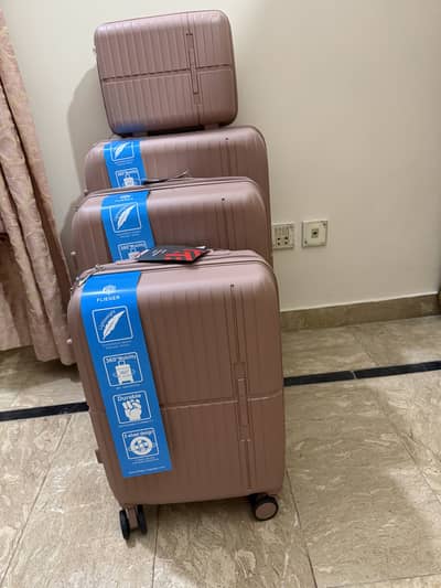 Silicone bags new with tags 4 piece.