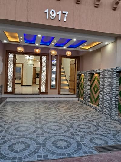 Usman block luxury house duble unit for sale