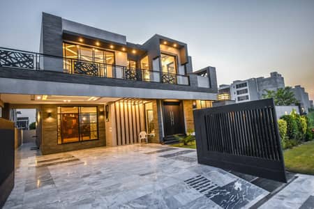 20 MARLA ELEGANT AND FULLY MAINTAINED SUPER HOT LOCATED BUNGALOW IS AVAILABLE IN THE BEST BLOCK OF DHA LAHORE.