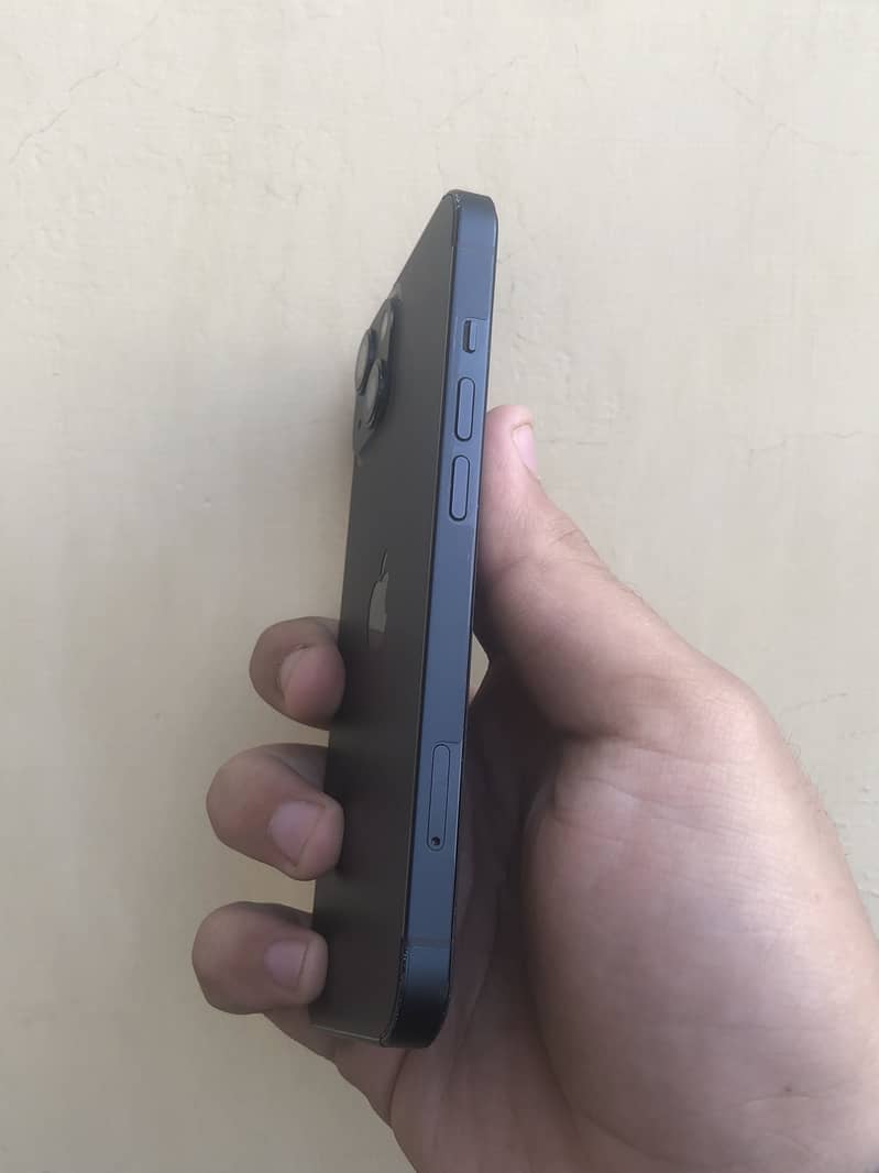 IPHONE 13 4