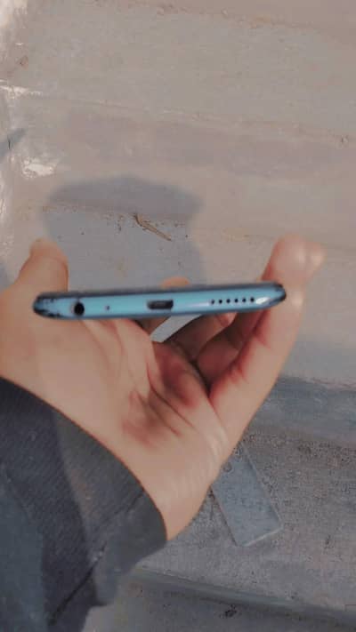 vivo mobile 1811. .  10/9 halth h