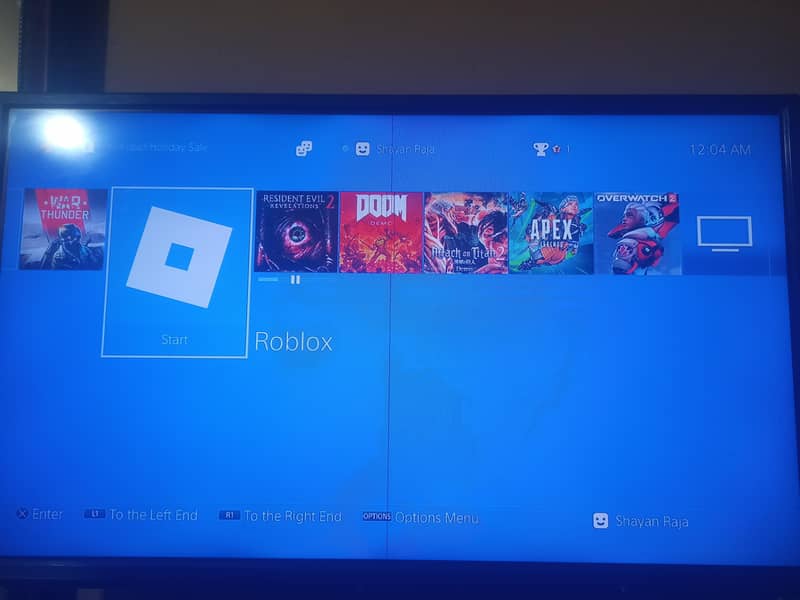 PS 4 With box + One controller+ games 3