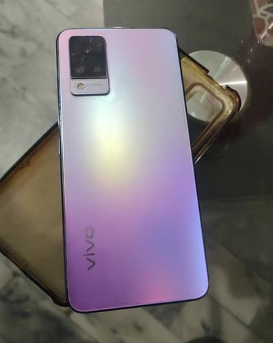 VIVO V21