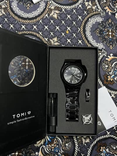 LUXURY TOMI WATCH BOX PACKED