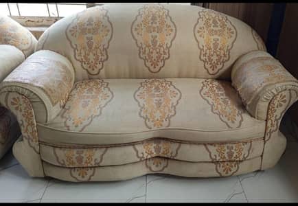 Fawn and beige 6 seater sofa set, with gold damask pattern.