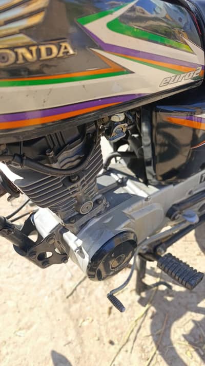 Honda 125 /2016 model black color bio metric avalable urgent sale