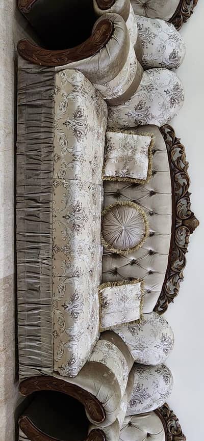 5 Seater SOfa Set Made From GMC Furniture COmpany