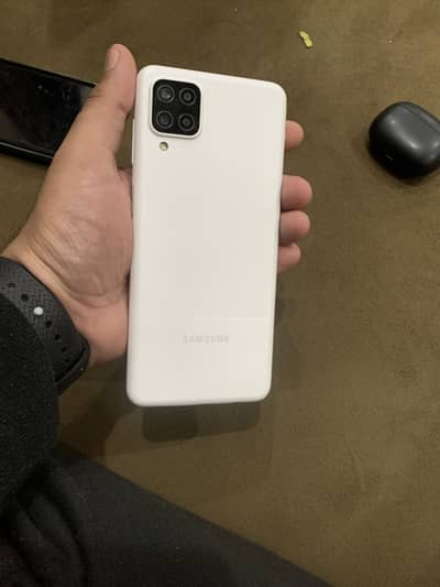 Samsung A12