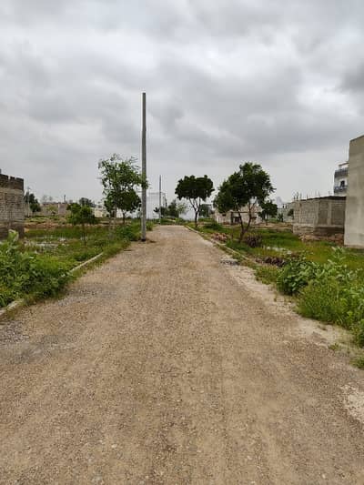 120 SQUARE YARD WEST OPEN PLOT N 40 FEET WIDE ROAD PLOT FOR SALE IN PIR AHMED ZAMAN TOWN BLOCK 1