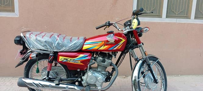 Honda CG 125 | Model 2025 | 6,500 KMs Driven CONTACT 03425 - 310678