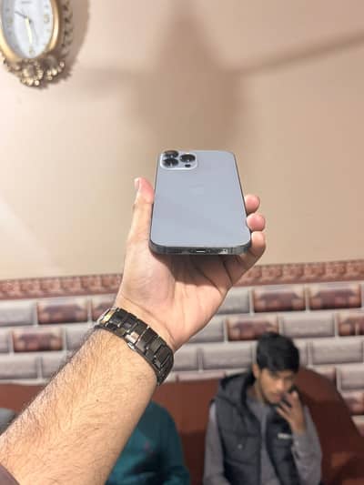 Apple Iphone 13 pro max 256 gb lush condtion in 10/10  pta proved