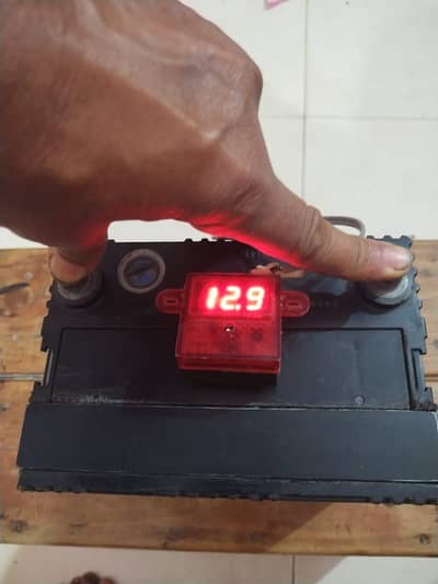 BATTERY 12 VOLT SLIGHTLY USED