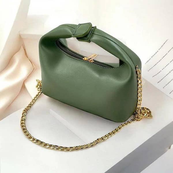 Lyra Green Shoulder Bag with Gold Chain