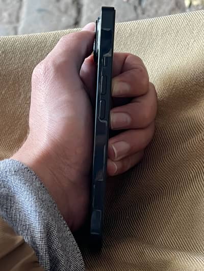 iPhone 14 non pta factory unlock. 2month esim time remaining