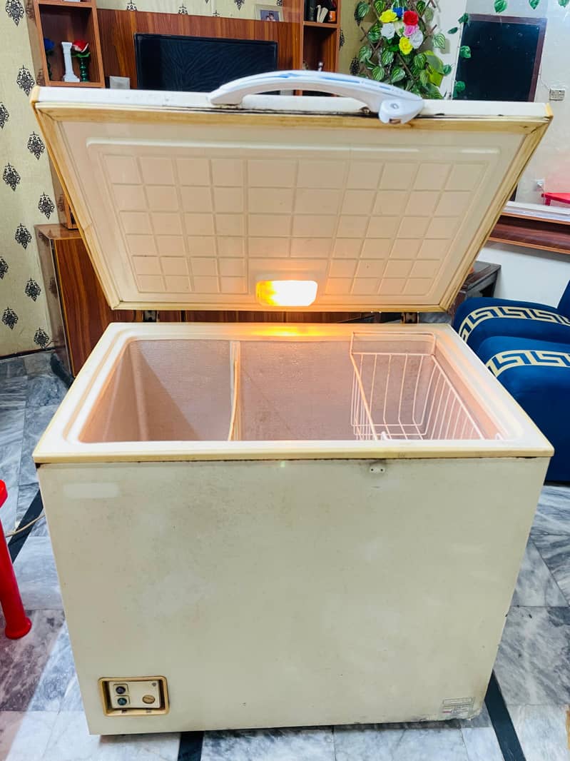 waves deep freezer 0