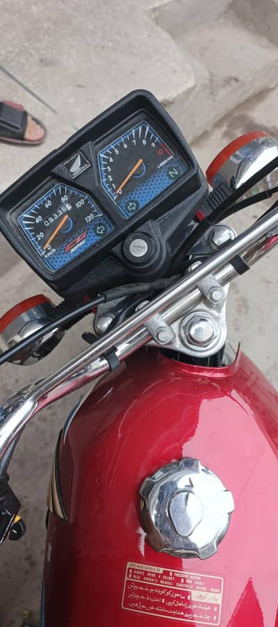 total jeniun 10/10 conditon like new bike docoments clear