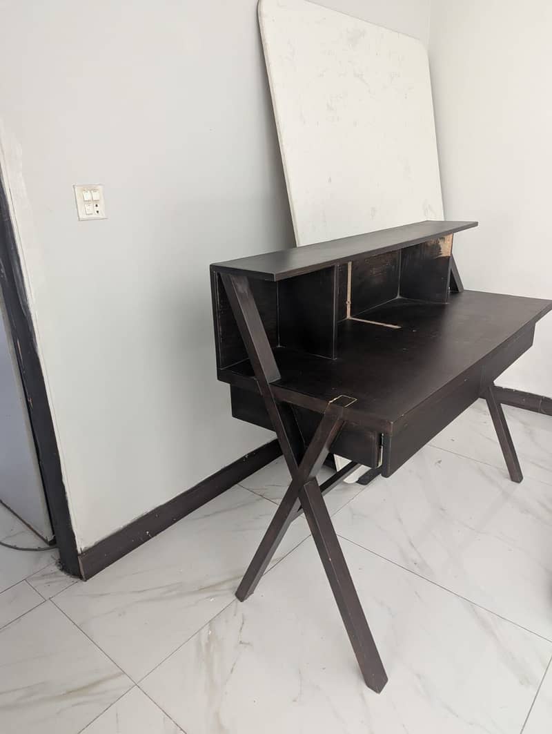 Writing table/Study table 1
