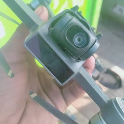 DJI spark dron good condition bas bettery thori weakness hay