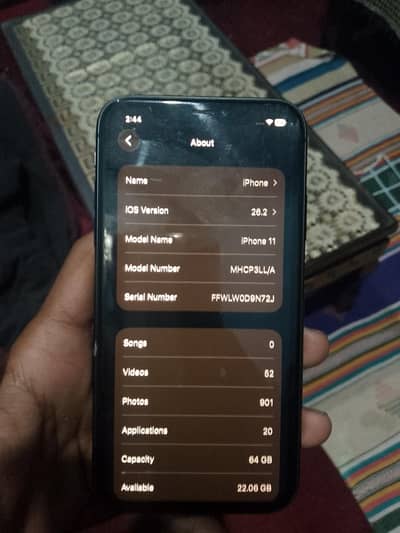 I phone 11 64gb jv better 84