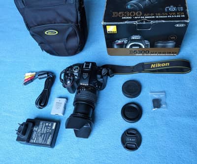 NIKON D5300 with ORIGINAL box and Accessories
