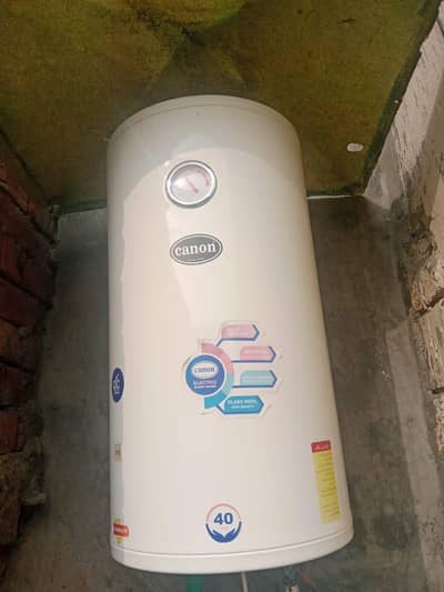 canon electric gyser 40 litter for sell brand new only 5 days use
