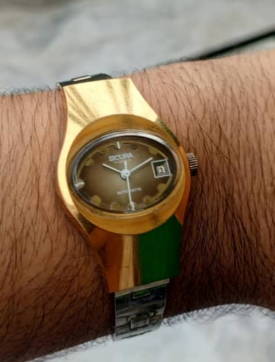 ORIGINAL SICURA AUTOMATIC SWISS MADE 17 JEWLS GOLD PLATED Collectible