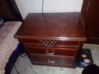 Queen size wooden bed