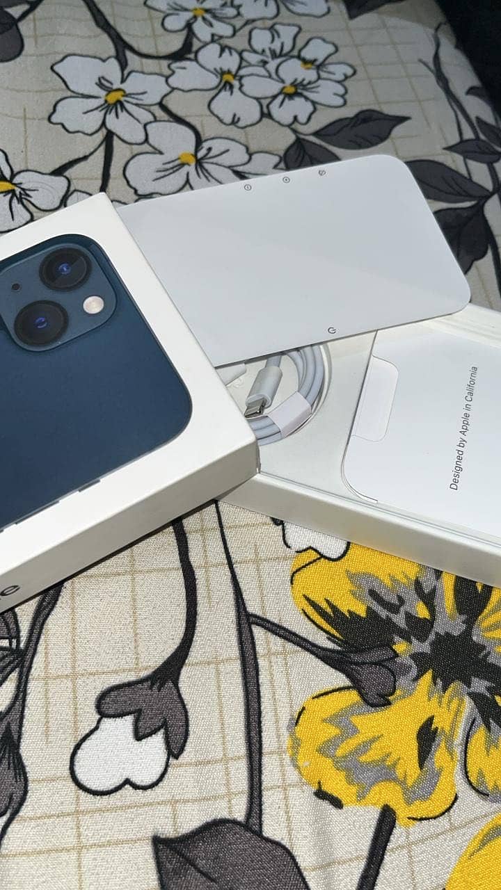 iPhone 13 with box 0